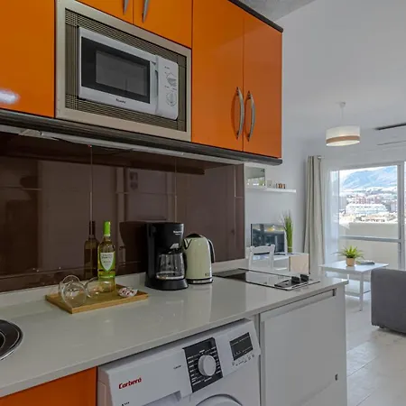 Hermoso En Benalbeach Con Vistas Al Mar Appartement *